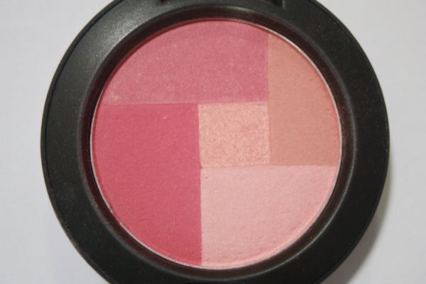 Blush Mosaico NYX cor:MPB06 Rosey